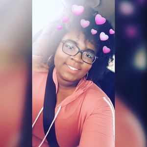 Meet your Posher, Denisha